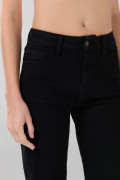 Jean tiro alto straight leg bota recta negro con bolsillos