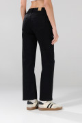 Jean tiro alto straight leg bota recta negro con bolsillos