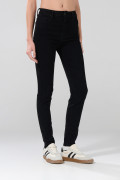 Jean negro jegging con bolsillos y súper tiro alto