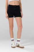 Short negro de jean con tiro alto y cremallera