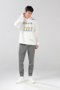 Buzo crema con capota y arte de Snoopy & Yale