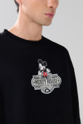 Buzo de Mickey negro con cuello redondo y manga larga