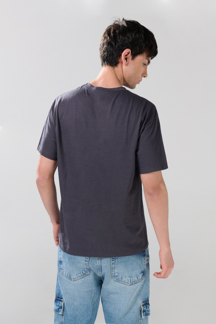 Camiseta gris intensa de South Park con cuello redondo