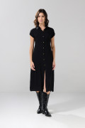 Vestido largo negro con cuello camisero y manga corta