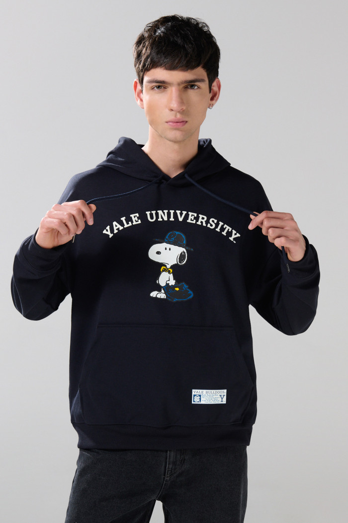 Buzo de Snoopy & Yale azul intenso con capota