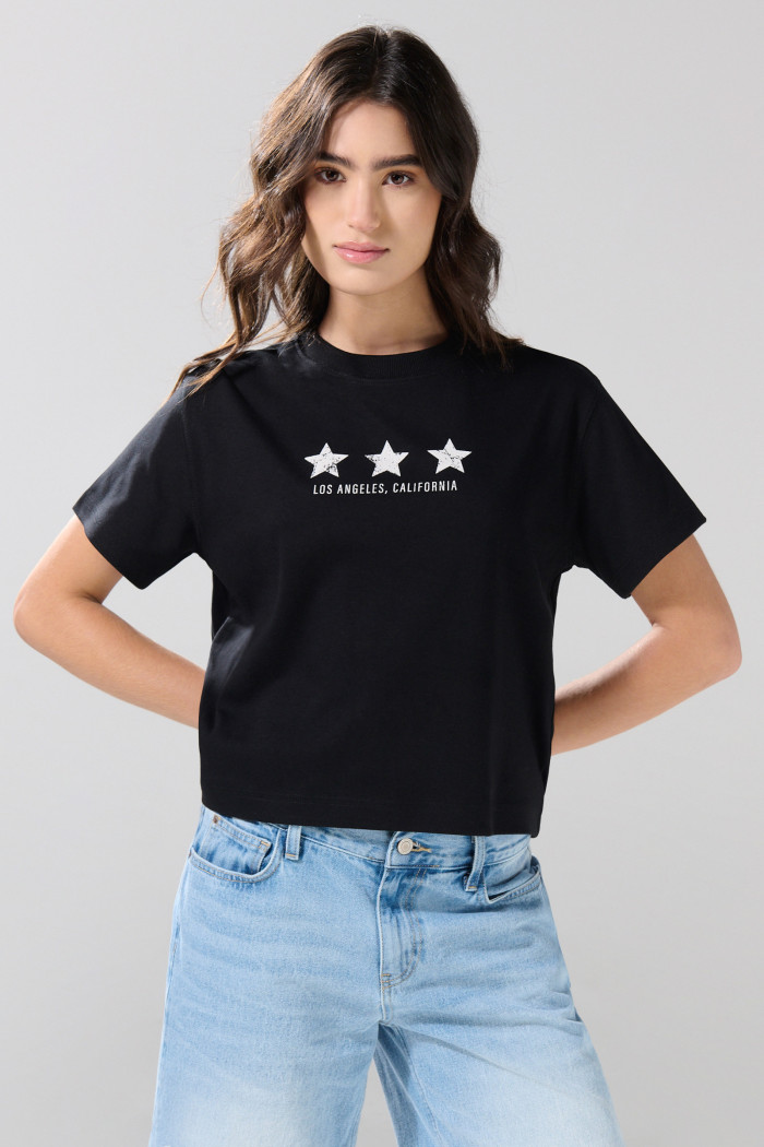 Camiseta manga corta negra con arte college blanco