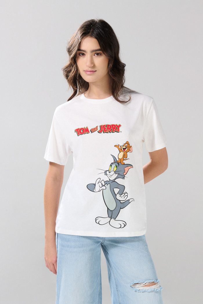 Camiseta crema cuello redondo con diseño de Tom y Jerry
