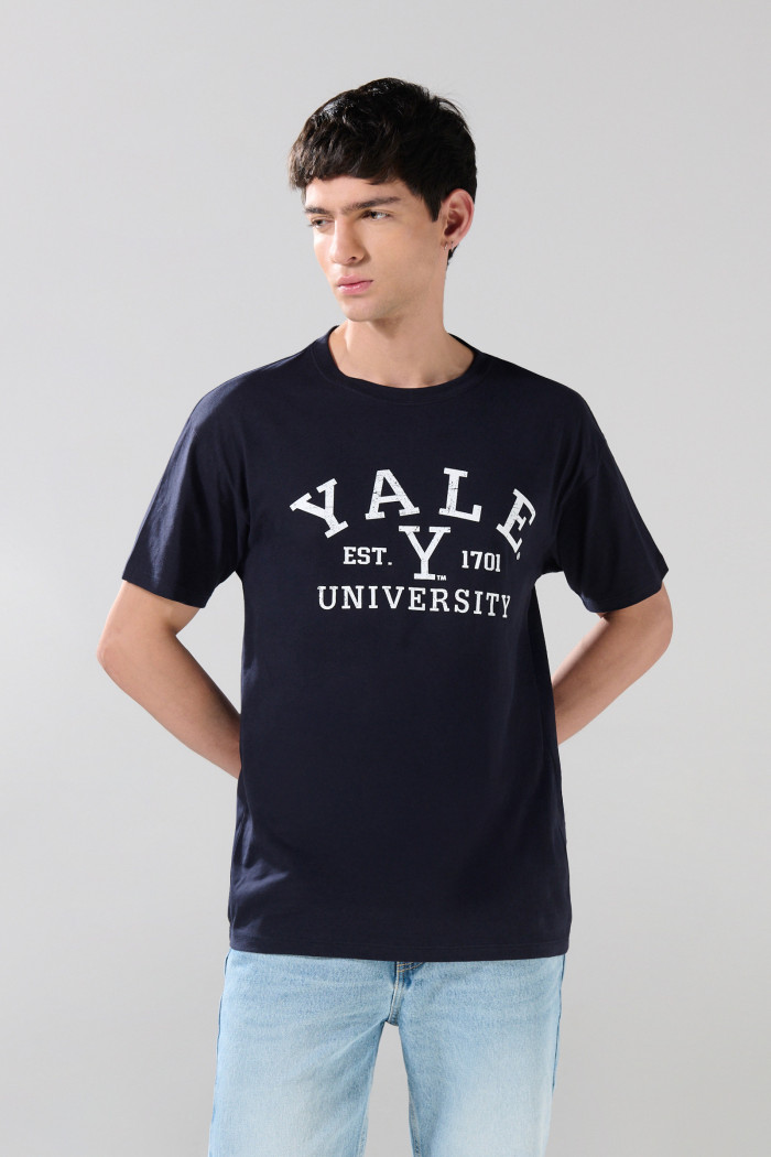 Camiseta azul intensa manga corta con diseño de Yale