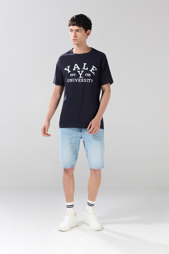 Camiseta azul intensa manga corta con diseño de Yale