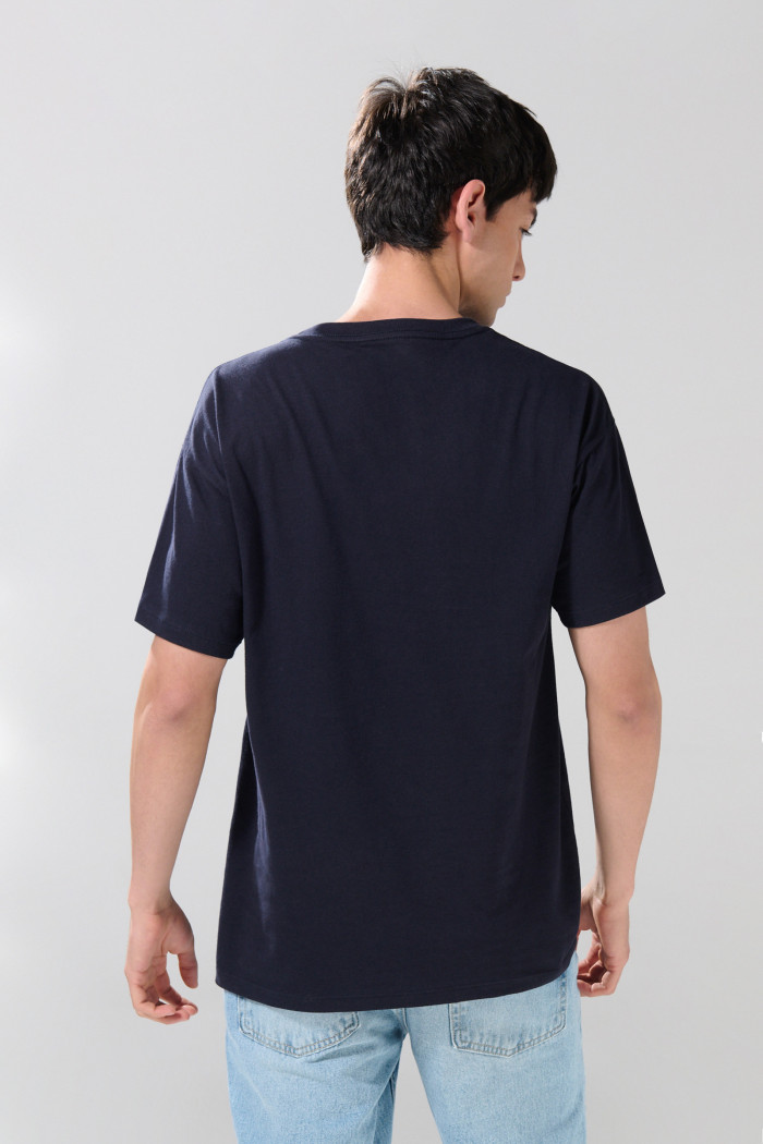 Camiseta azul intensa manga corta con diseño de Yale