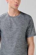 Camiseta estampada negra con manga ranglan corta