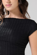 Camiseta unicolor ajustada con cuello ojal