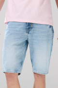 Bermuda de jean slim tiro bajo azul clara con rotos