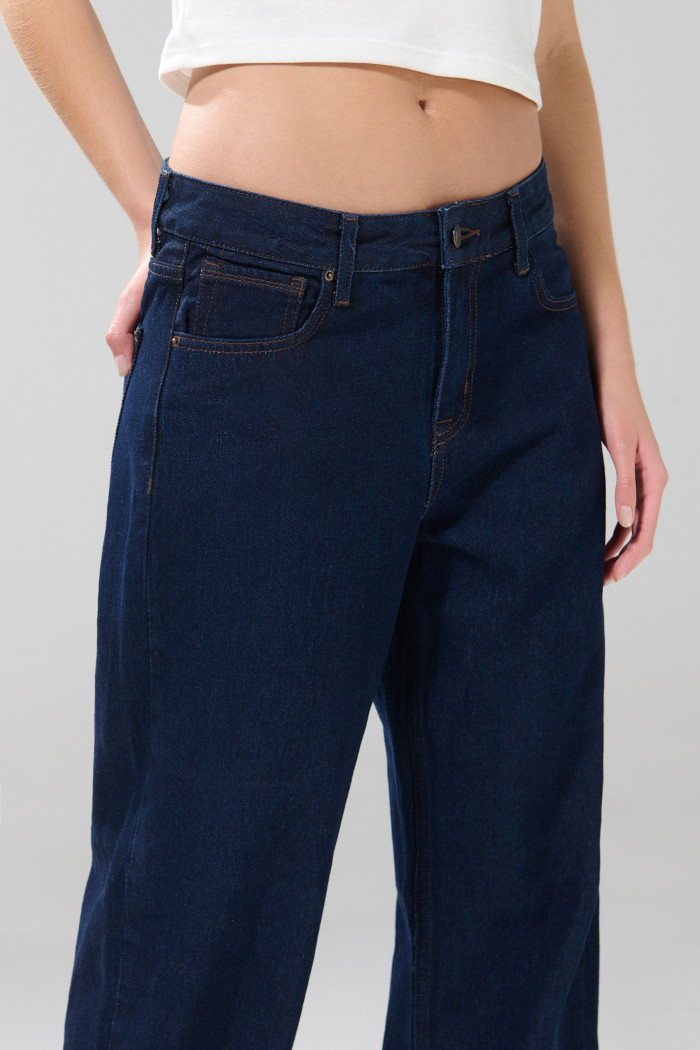 Jean azul oscuro straight low waist bota recta con tiro bajo