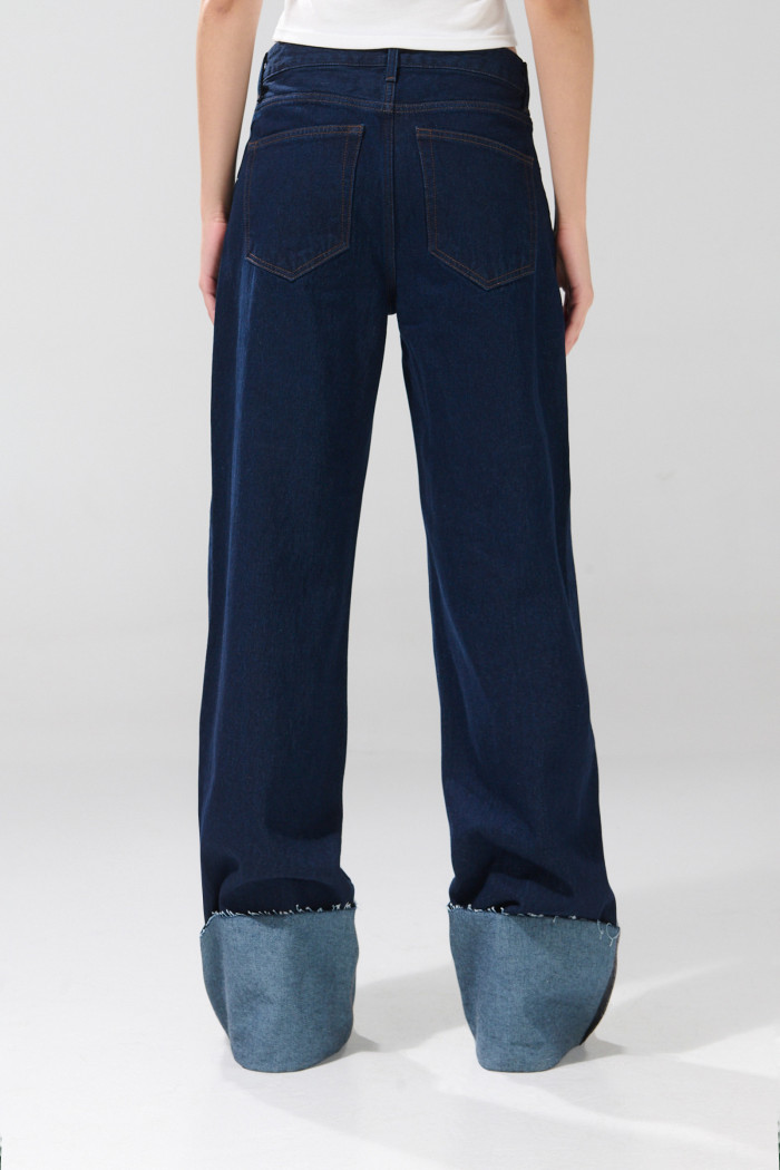Jean azul oscuro straight low waist bota recta con tiro bajo