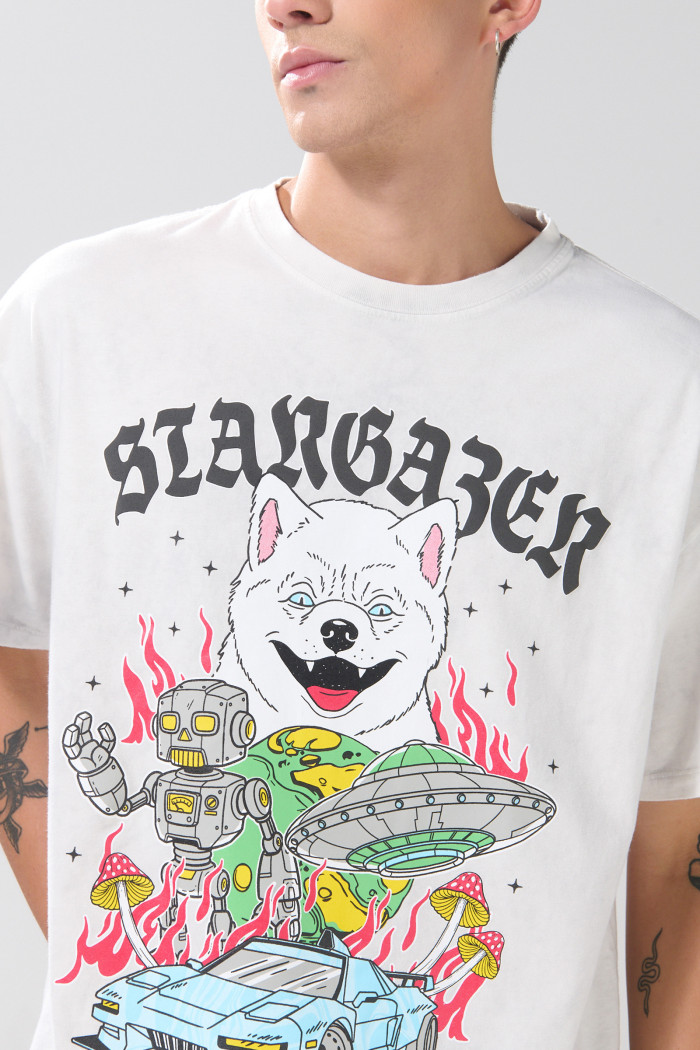 Camiseta estampada oversize crema con manga corta