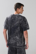 Camiseta negra manga corta oversize con arte de Virgen