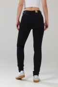 Jean tiro alto negro push up con realce posterior