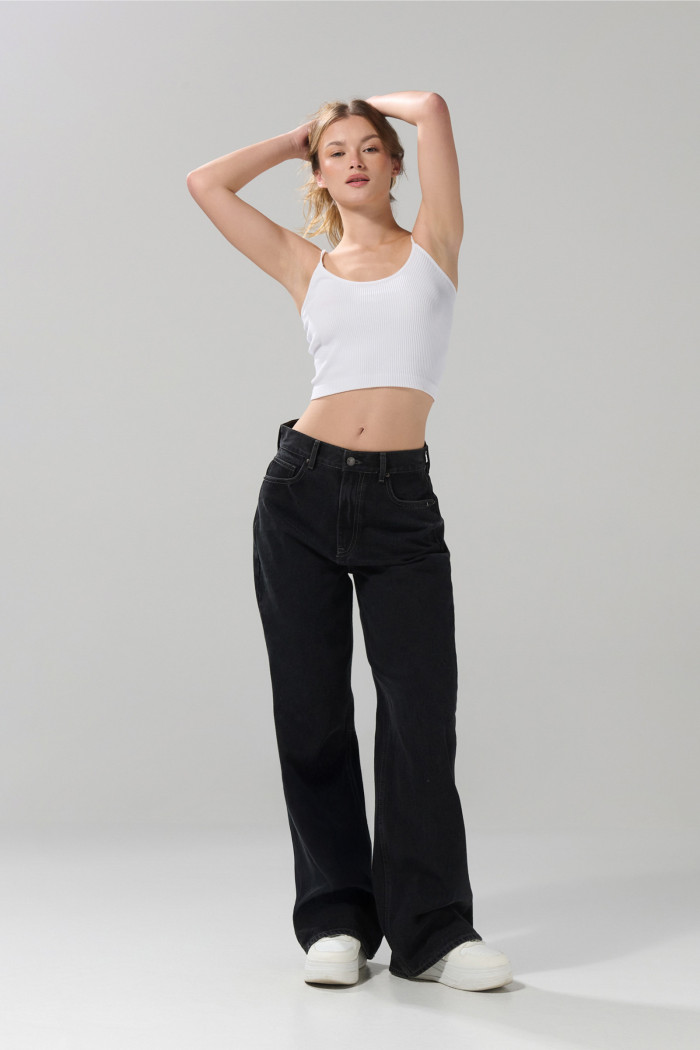 Jean gris intenso baggy tiro medio con bota ancha