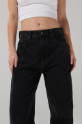 Jean gris intenso baggy tiro medio con bota ancha