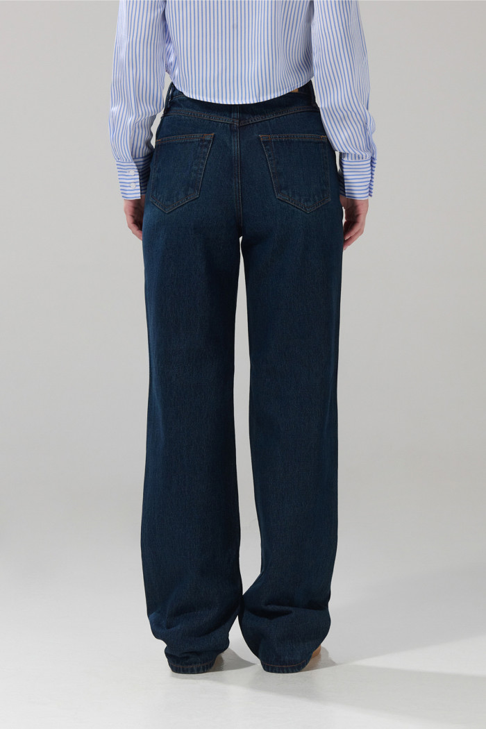 Jean azul intenso tiro alto 90’S con bota recta