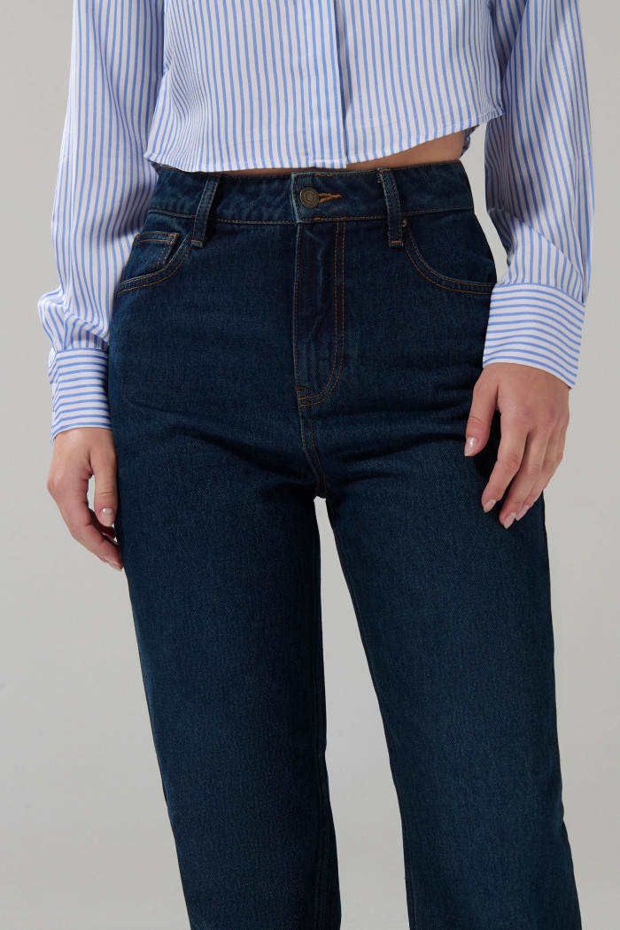 Jean azul intenso tiro alto 90’S con bota recta