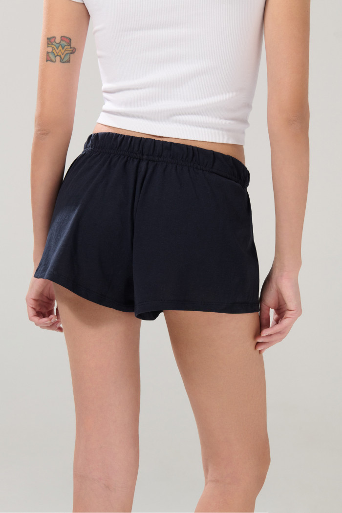 Short azul intenso tiro medio con diseño de Minnie