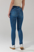 Jean azul medio push up tiro alto con pretina sencilla