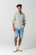 Camisa a rayas con cuello button down en algodón unicolor