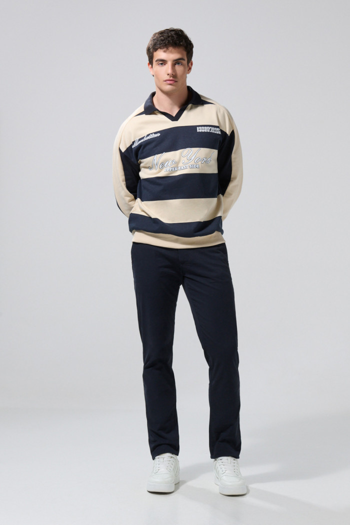 Pantalón de dril slim unicolor con tiro medio y cremallera