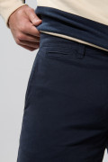 Pantalón de dril slim unicolor con tiro medio y cremallera