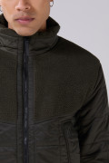 Chaqueta acolchada unicolor cuello alto con efecto sherpa