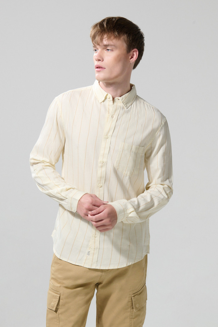 Camisa manga larga a rayas unicolor en algodón