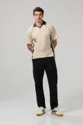 Pantalón unicolor cargo en dril con botas ajustables