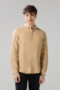 Camisa cuello sport collar unicolor en algodón con bolsillo
