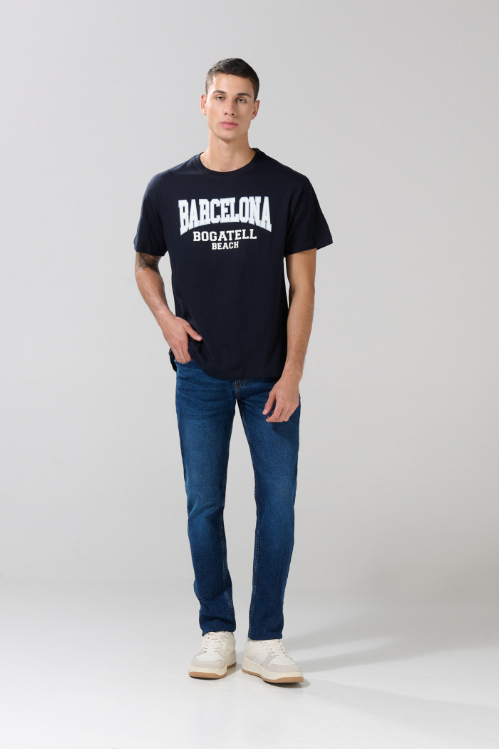 Camiseta en algodón college azul intensa con manga corta