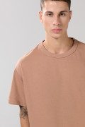Camiseta oversize unicolor manga corta con hombro caído