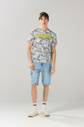 Camiseta crema con manga corta y estampados de Bob Esponja