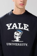 Buzo azul intenso cuello redondo de Snoopy & Yale