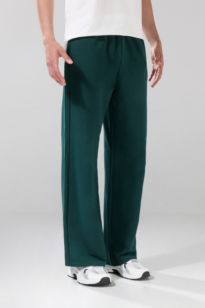 Pantalón unicolor jogger bota recta con cintura elástica