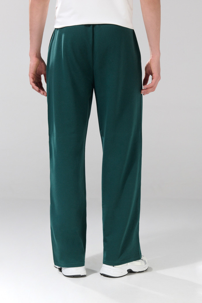 Pantalón unicolor jogger bota recta con cintura elástica