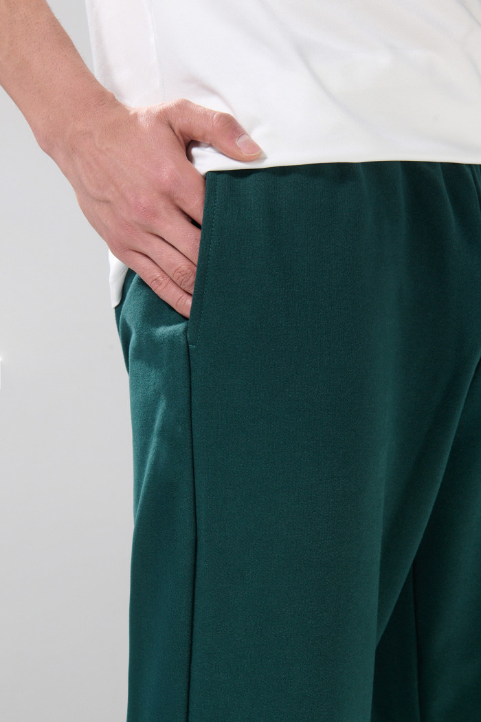 Pantalón unicolor jogger bota recta con cintura elástica