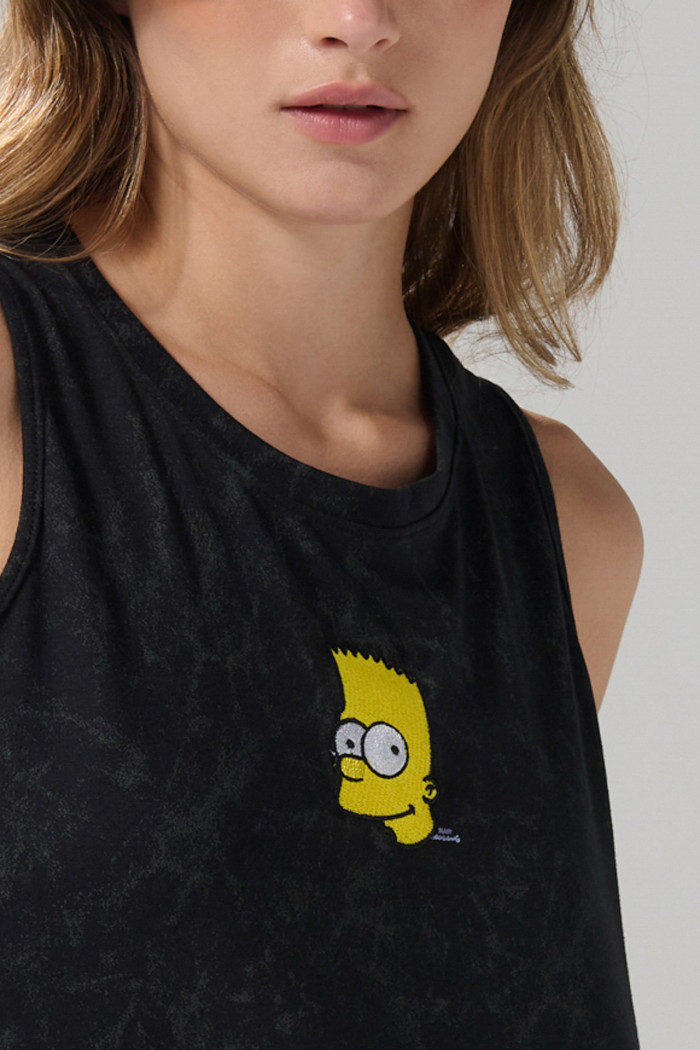 Camiseta manga sisa negra tie dye de Los Simpson