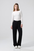 Pantalón palazzo negro con bota recta y tiro alto