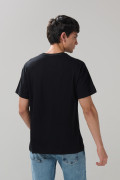 Camiseta cuello redondo negra de Snoopy & Yale
