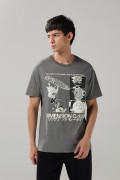Camiseta gris intensa de Rick and Morty con manga corta