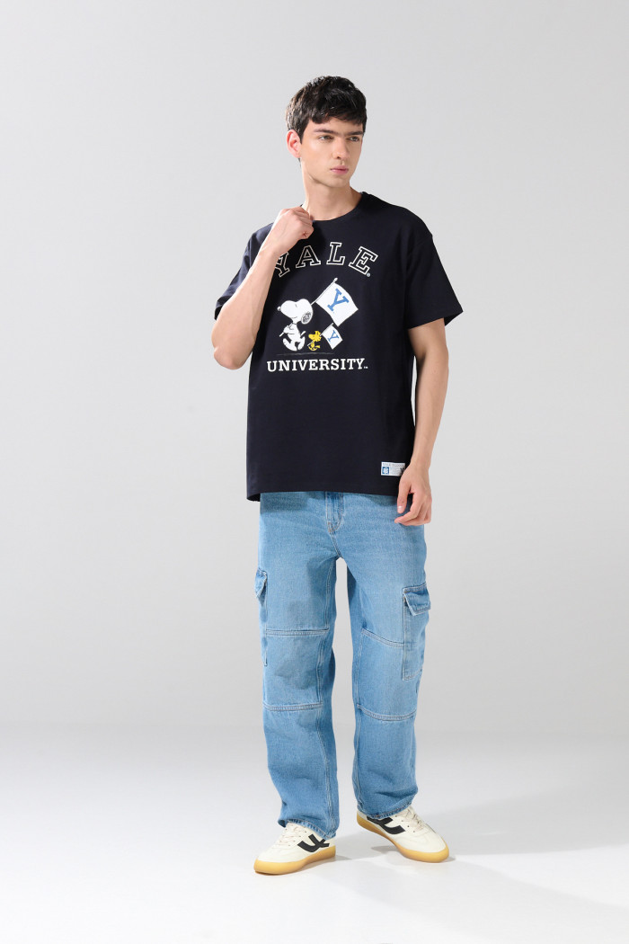 Camiseta de Snoopy & Yale azul intensa con manga corta