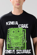 Camiseta negra de Bob Esponja con cuello redondo