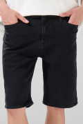 Bermuda slim negra de jean con cremallera y tiro bajo