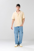 Camisa cuello resort kaki clara con manga corta